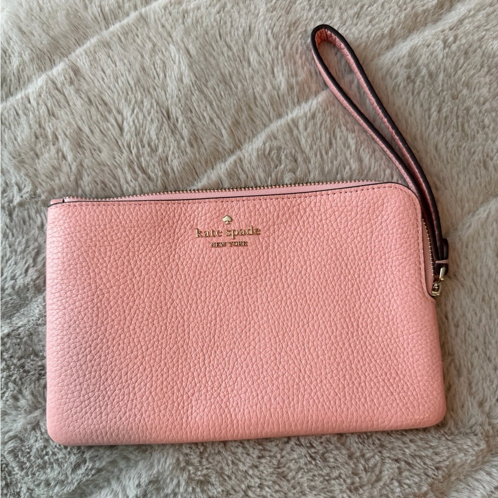 Kate Spade Leila Medium L-Zip Wristlet Clutch in light pink